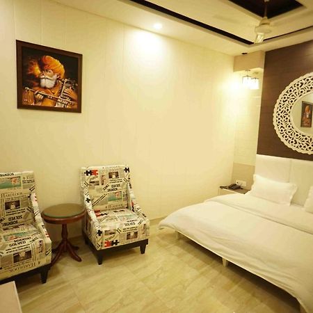 Hotel Soluxe Yamunānagar Extérieur photo