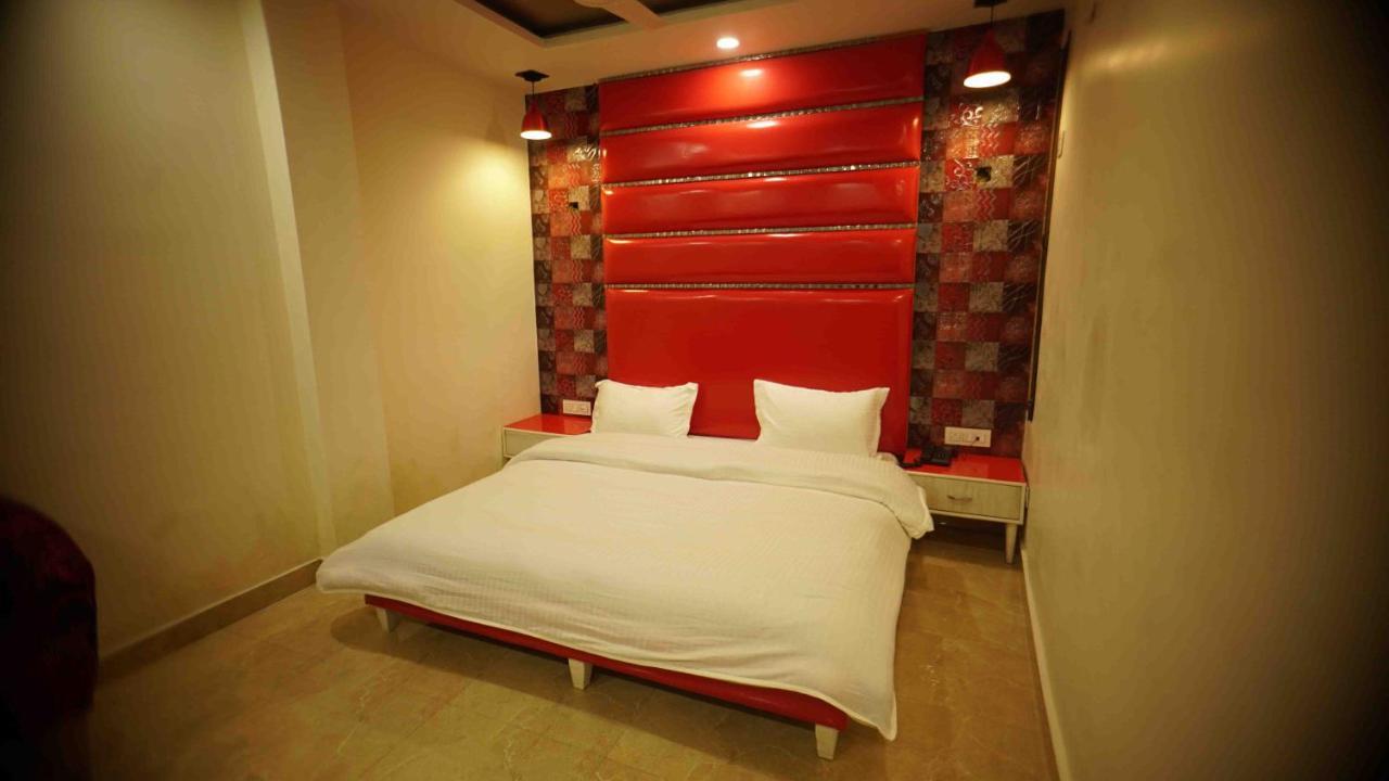 Hotel Soluxe Yamunānagar Extérieur photo