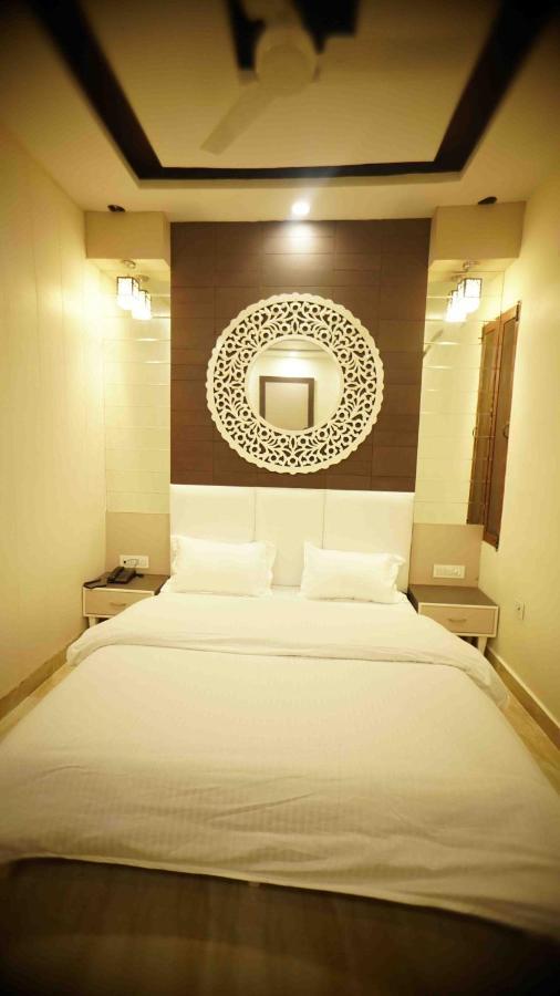 Hotel Soluxe Yamunānagar Extérieur photo