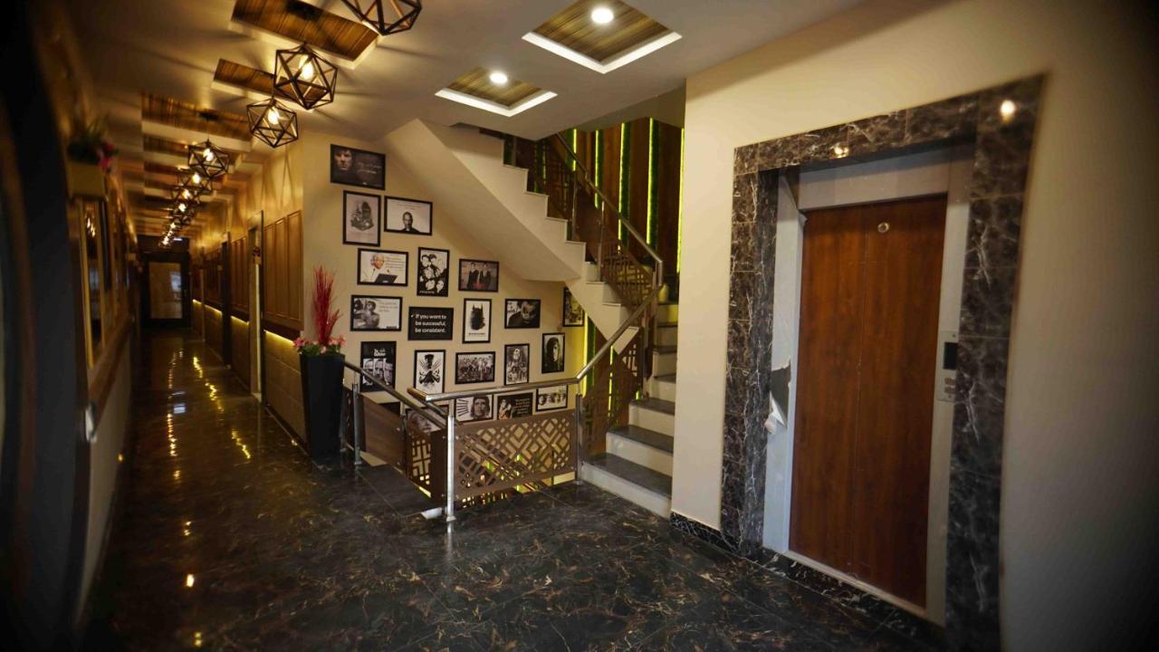 Hotel Soluxe Yamunānagar Extérieur photo