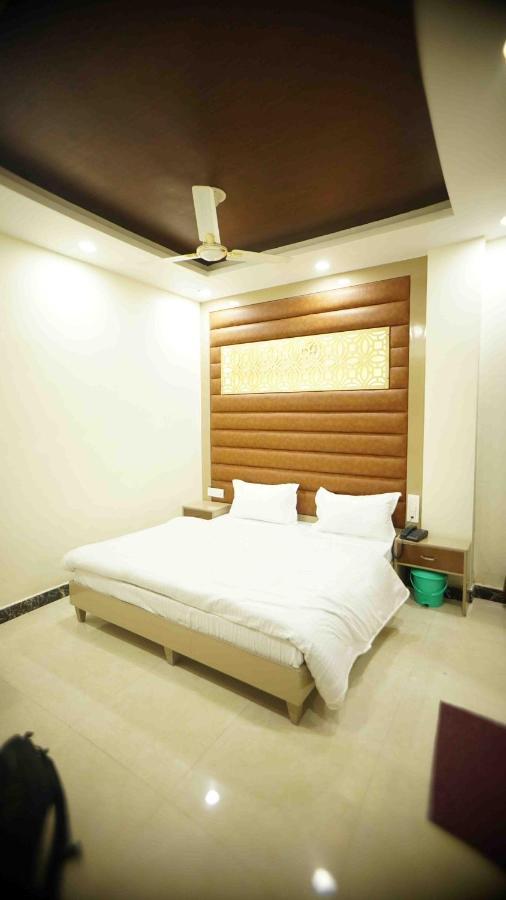 Hotel Soluxe Yamunānagar Extérieur photo